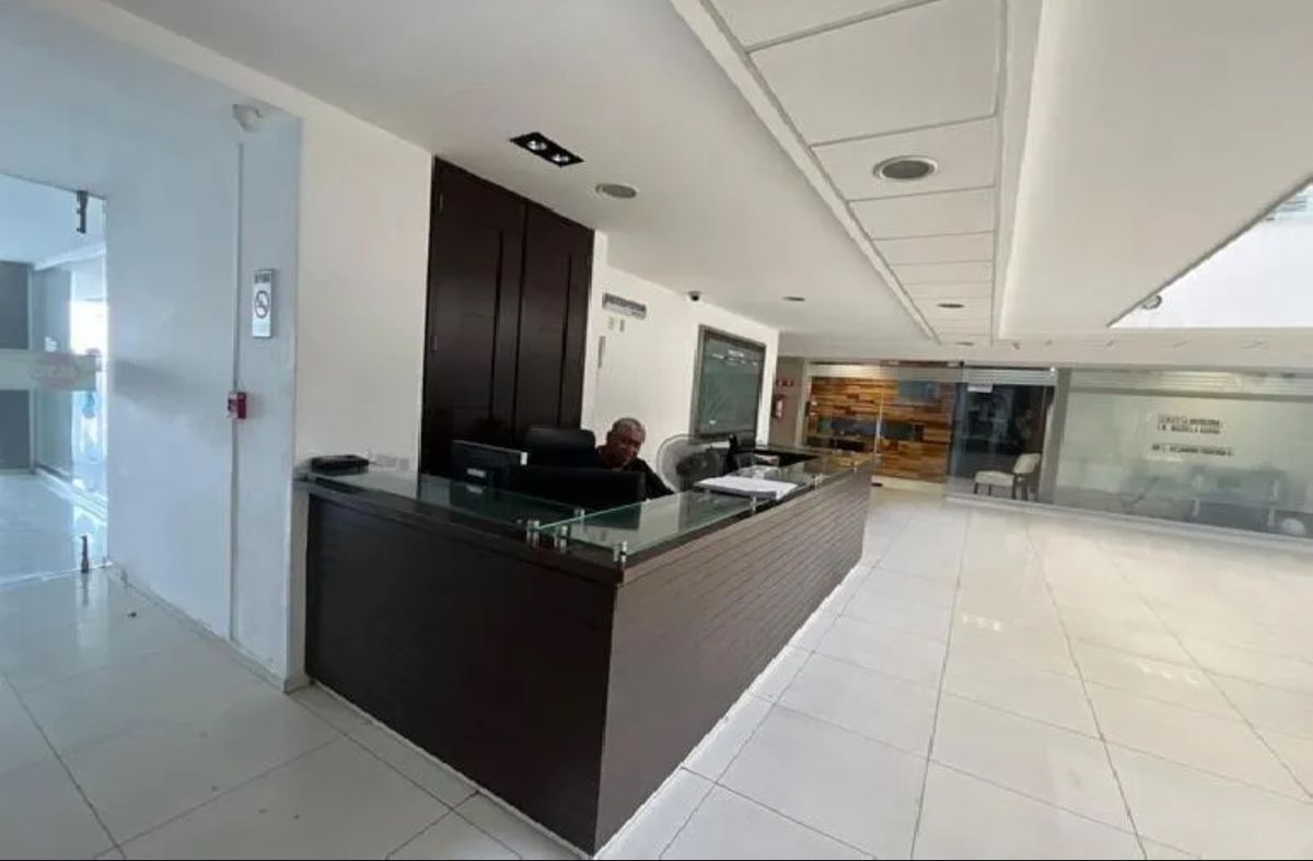 OPORTUNIDAD OFICINA O CONSULTORIO EN VENTA EN GUADALAJARA - foto 2