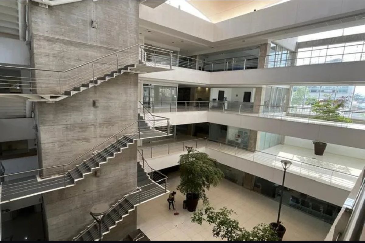 OPORTUNIDAD OFICINA O CONSULTORIO EN VENTA EN GUADALAJARA - foto 3