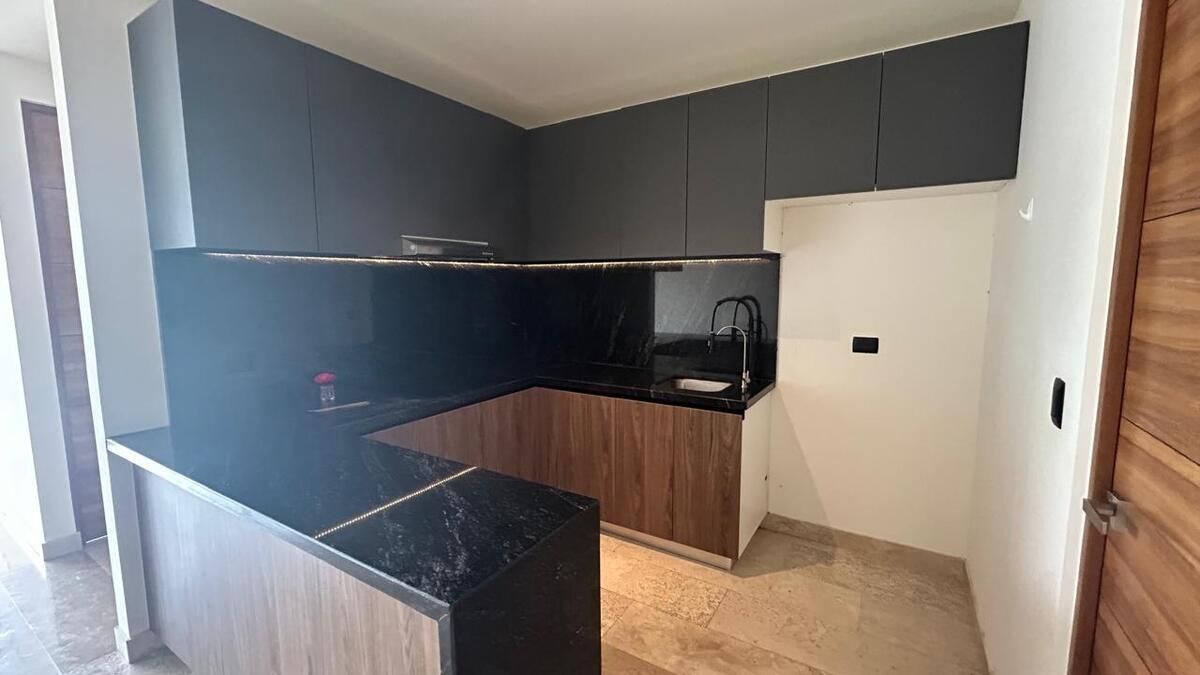 8 de 15: Cocina con parrilla y campana