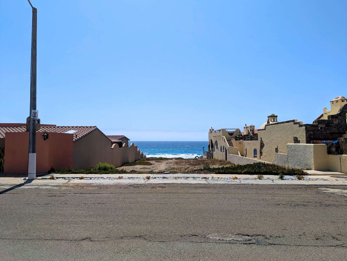 4 de 9: Street view of Lot 2, Block 9 in Mision Viejo, Side A