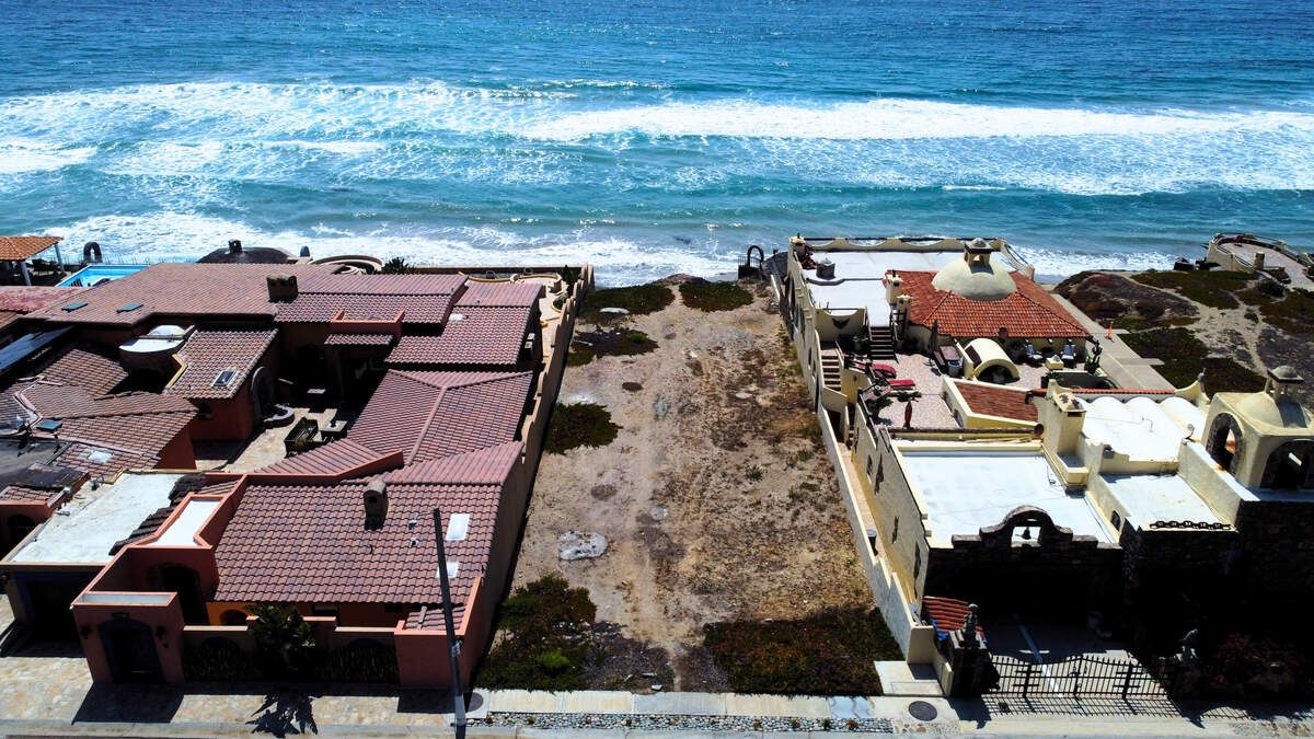 5 de 9: Frontage View of Lot 2, Block 9 –  Mision Viejo