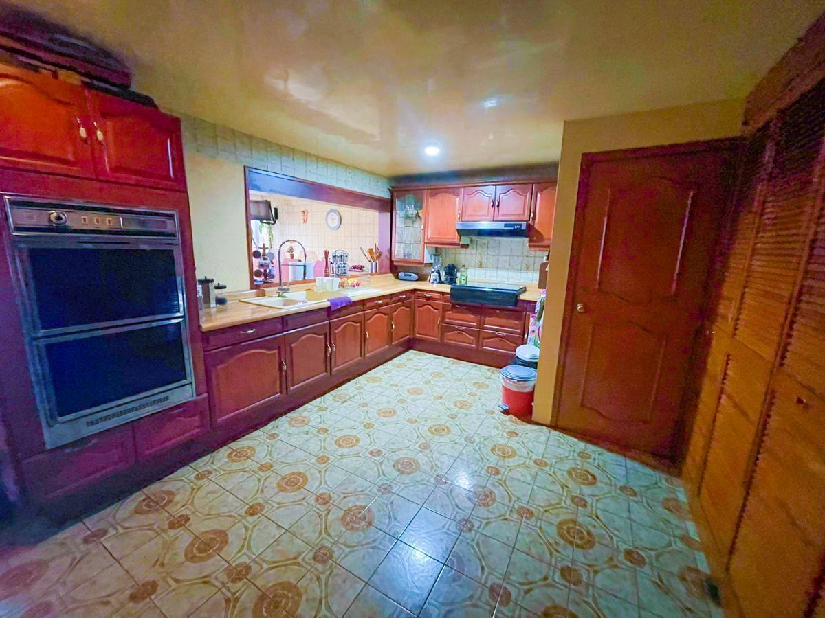 5 of 16: Cocina.