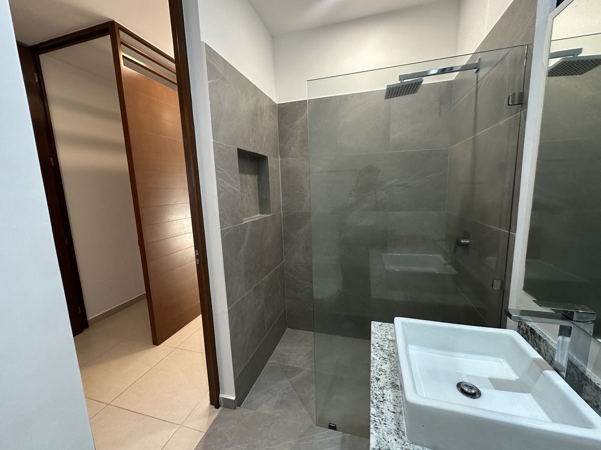 Departamento en renta en Merida, Zona de la Anahuac Mayab con Piscina