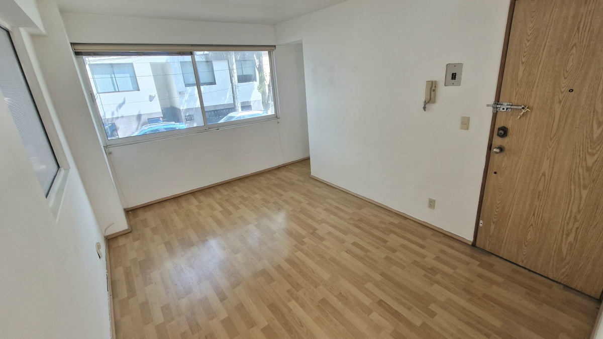 3 de 13: Área 1 / Recepción