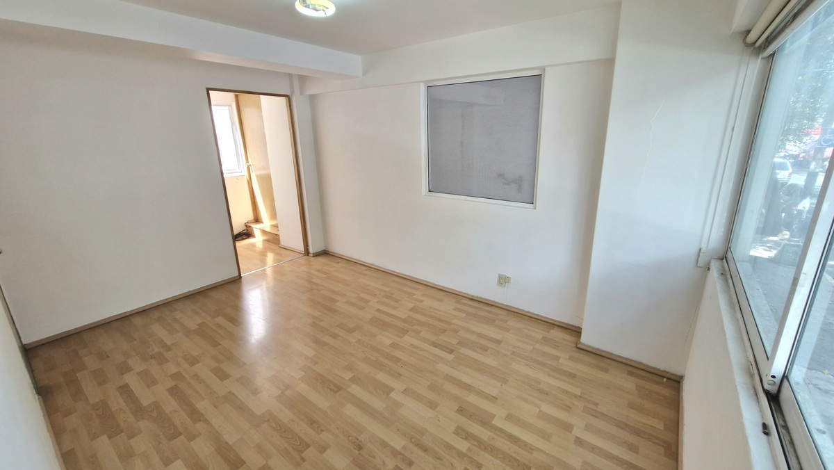 4 de 13: Área 1 / Recepción