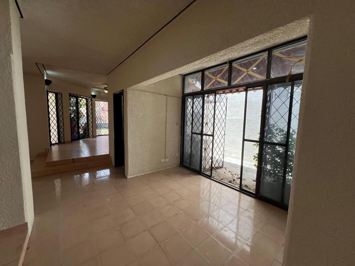 Casa en venta en Merida, Colonia Villas del sol Campestre. ¡Amplios espacios!