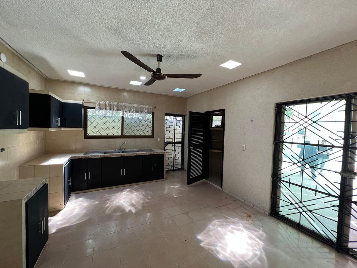 Casa en venta en Merida, Colonia Villas del sol Campestre. ¡Amplios espacios!