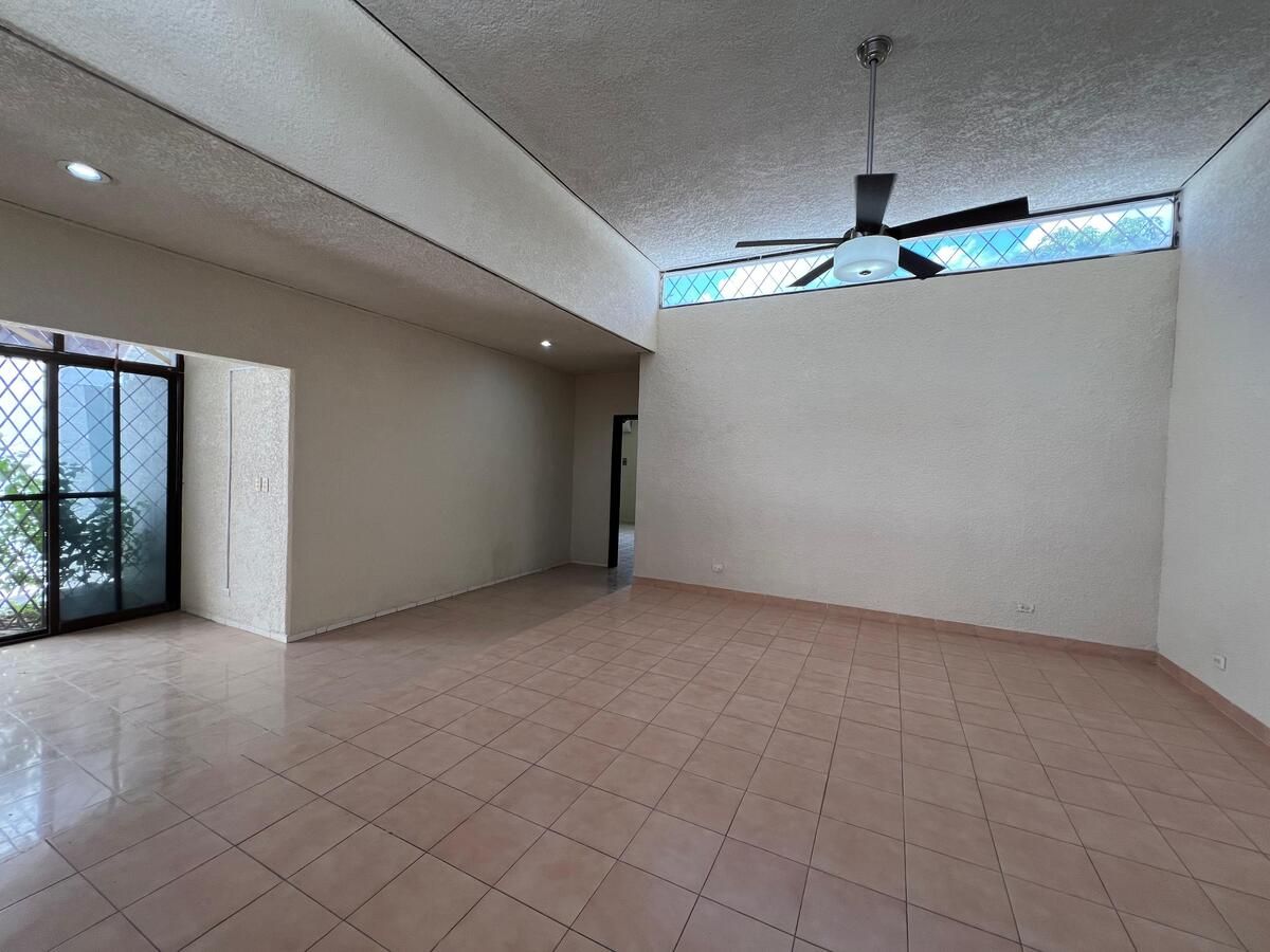Casa en venta en Merida, Colonia Villas del sol Campestre. ¡Amplios espacios!