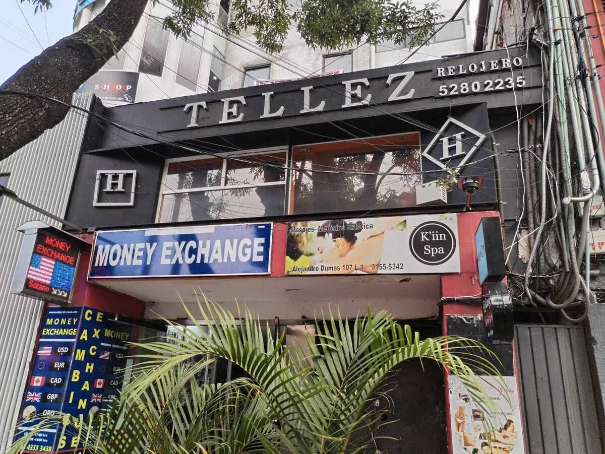 1 de 4: Fachada centro omercial