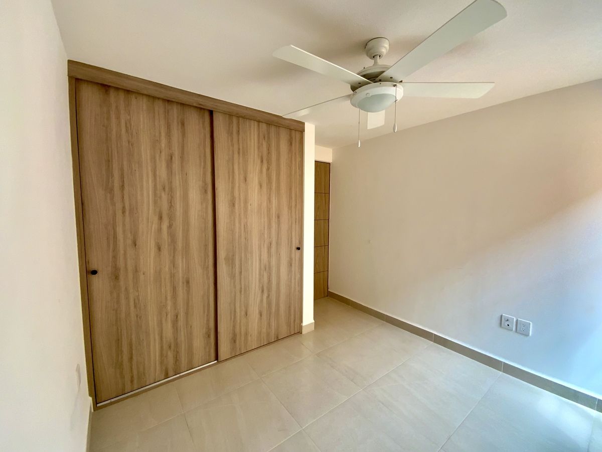 6 of 22: Closets amplios y funcionales en cada recamara