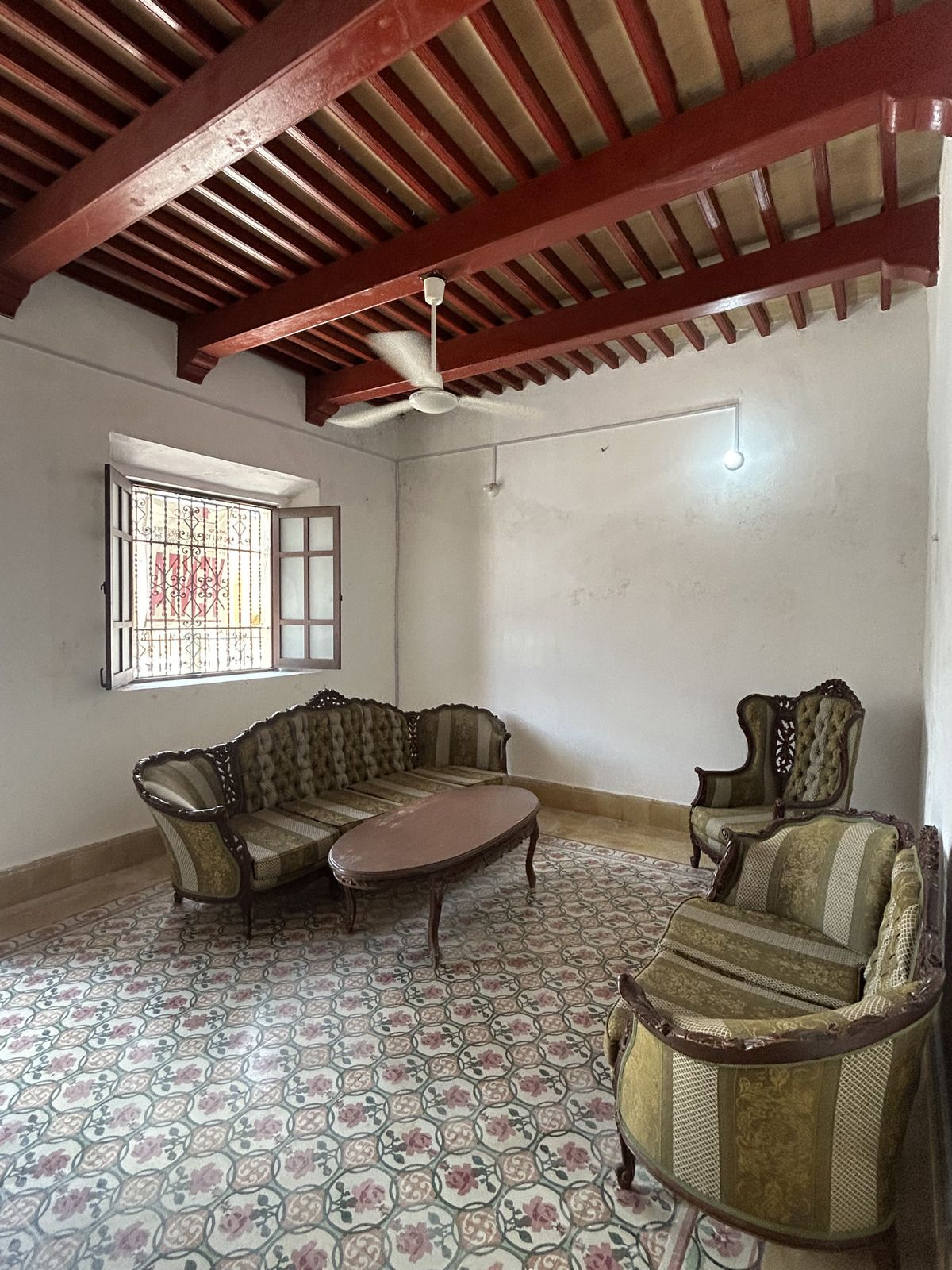3 of 8: sala