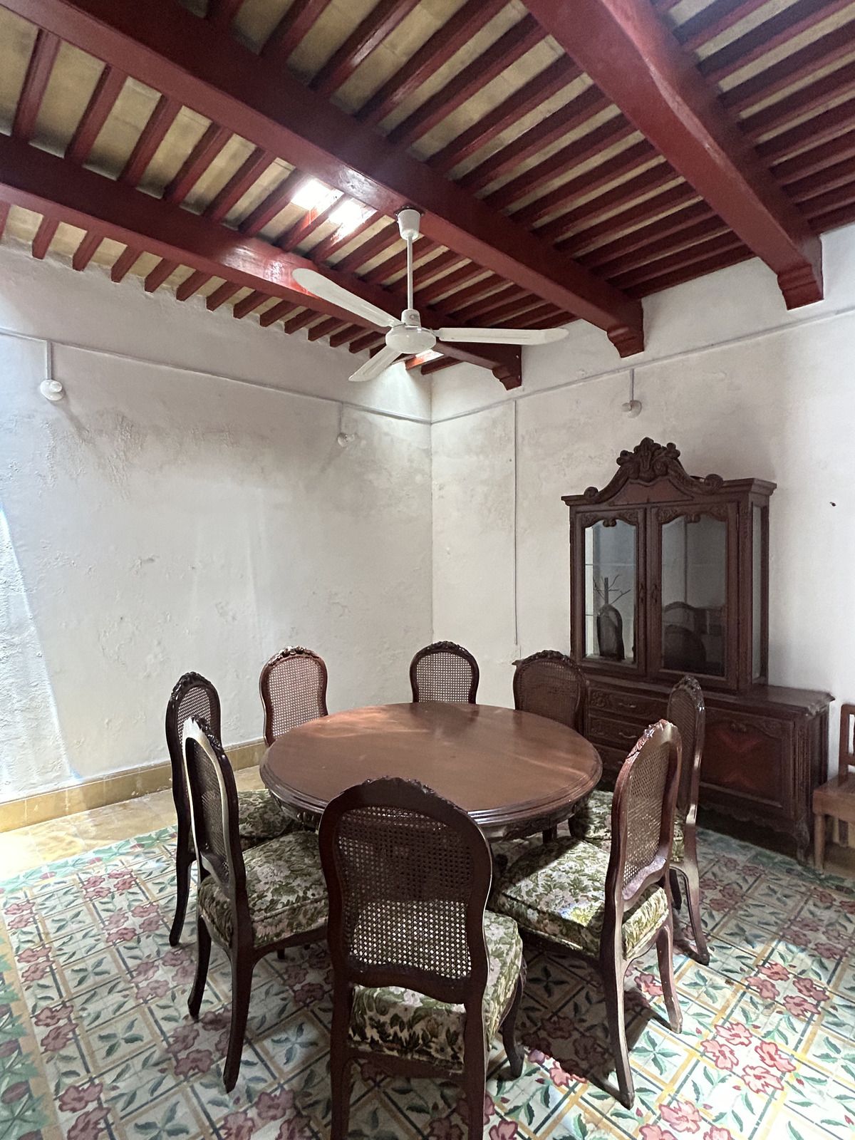 5 of 8: comedor