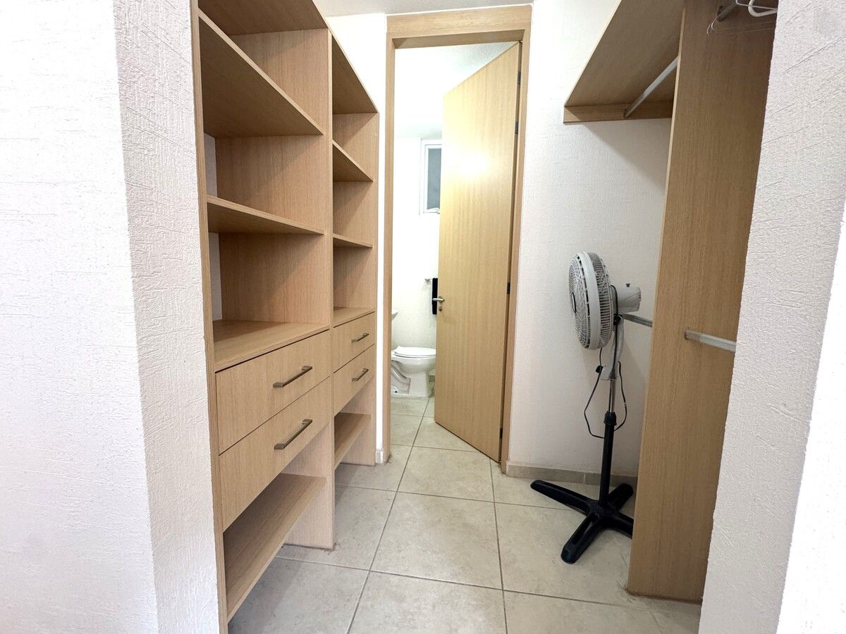 4 de 19: walking closet