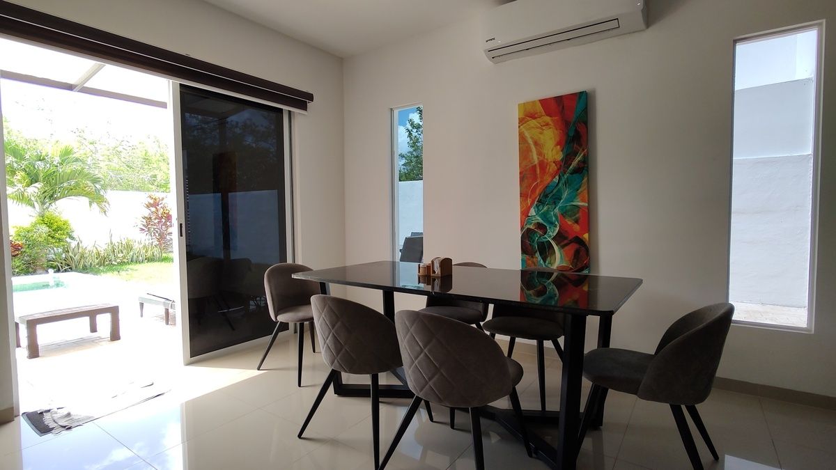CASA EN VENTA EN PRIVADA EN CONKAL, CON PANELES SOLARES. INFONAVIT - foto 1