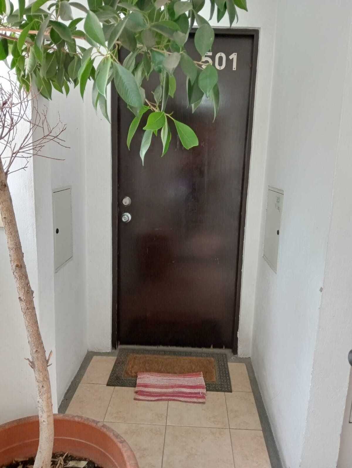 2 de 22: Entrada del Departamento