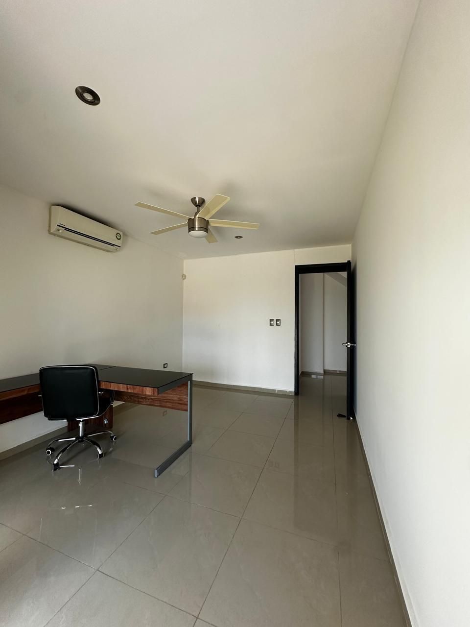 3 of 25: ESTUDIO PLANTA BAJA