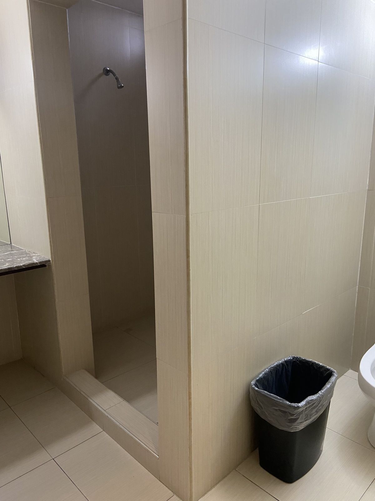31 de 34: BAÑO CUARTO DE SERVICIO