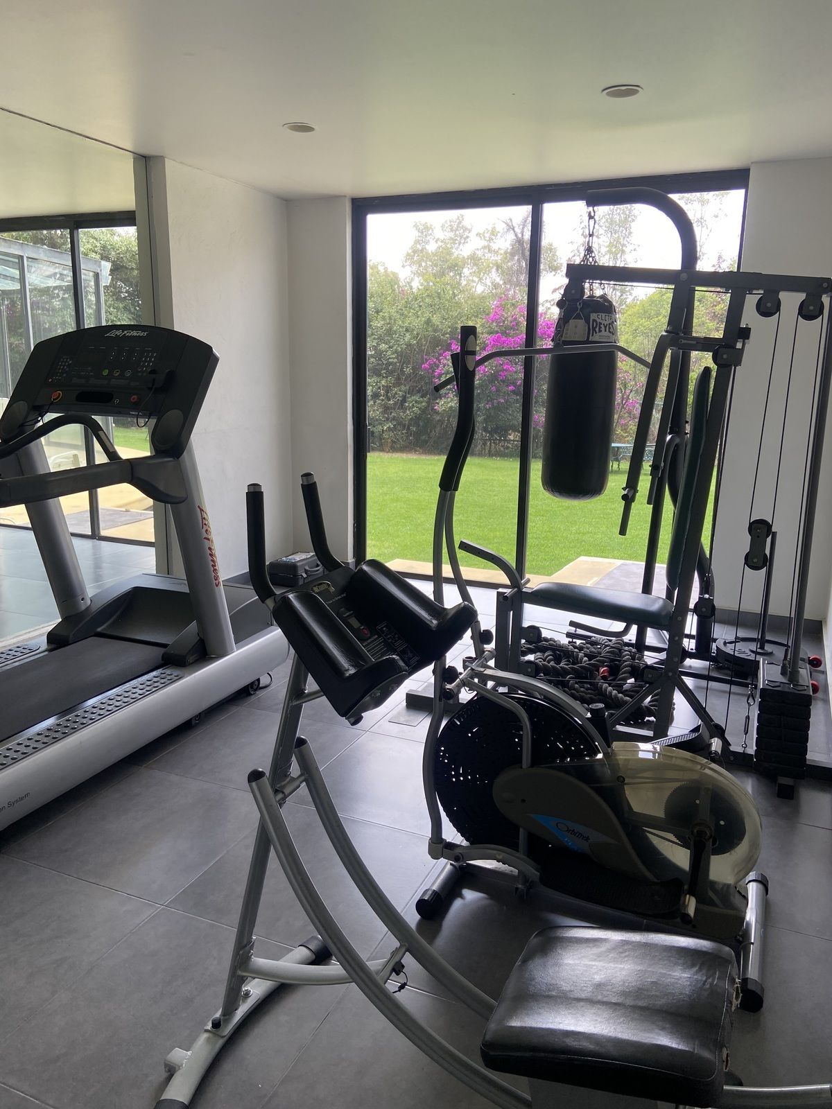 26 de 34: GIMNASIO