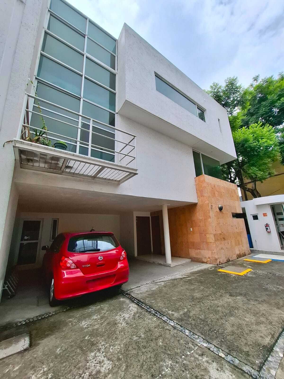21 de 22: Estacionamientos de la casa
