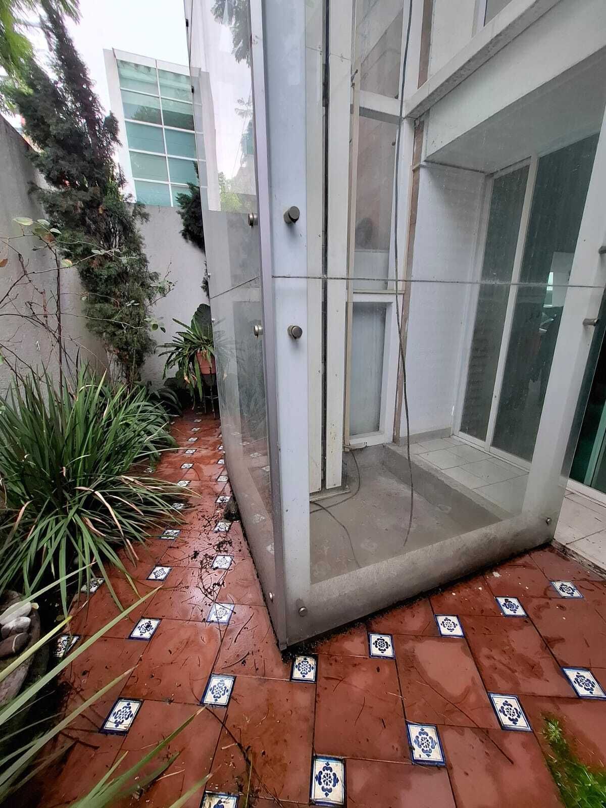 22 de 22: Elevador en la terraza