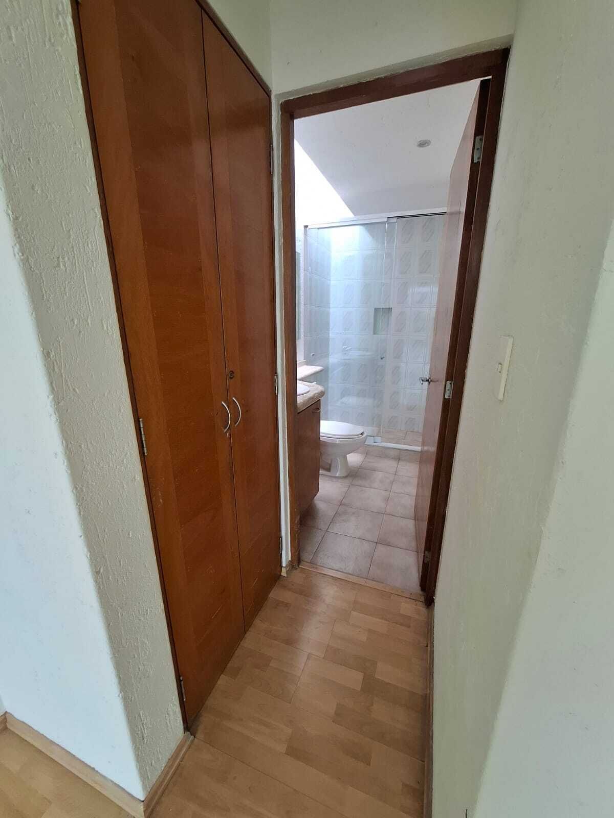 19 de 22: Closet y baño 3er recamara