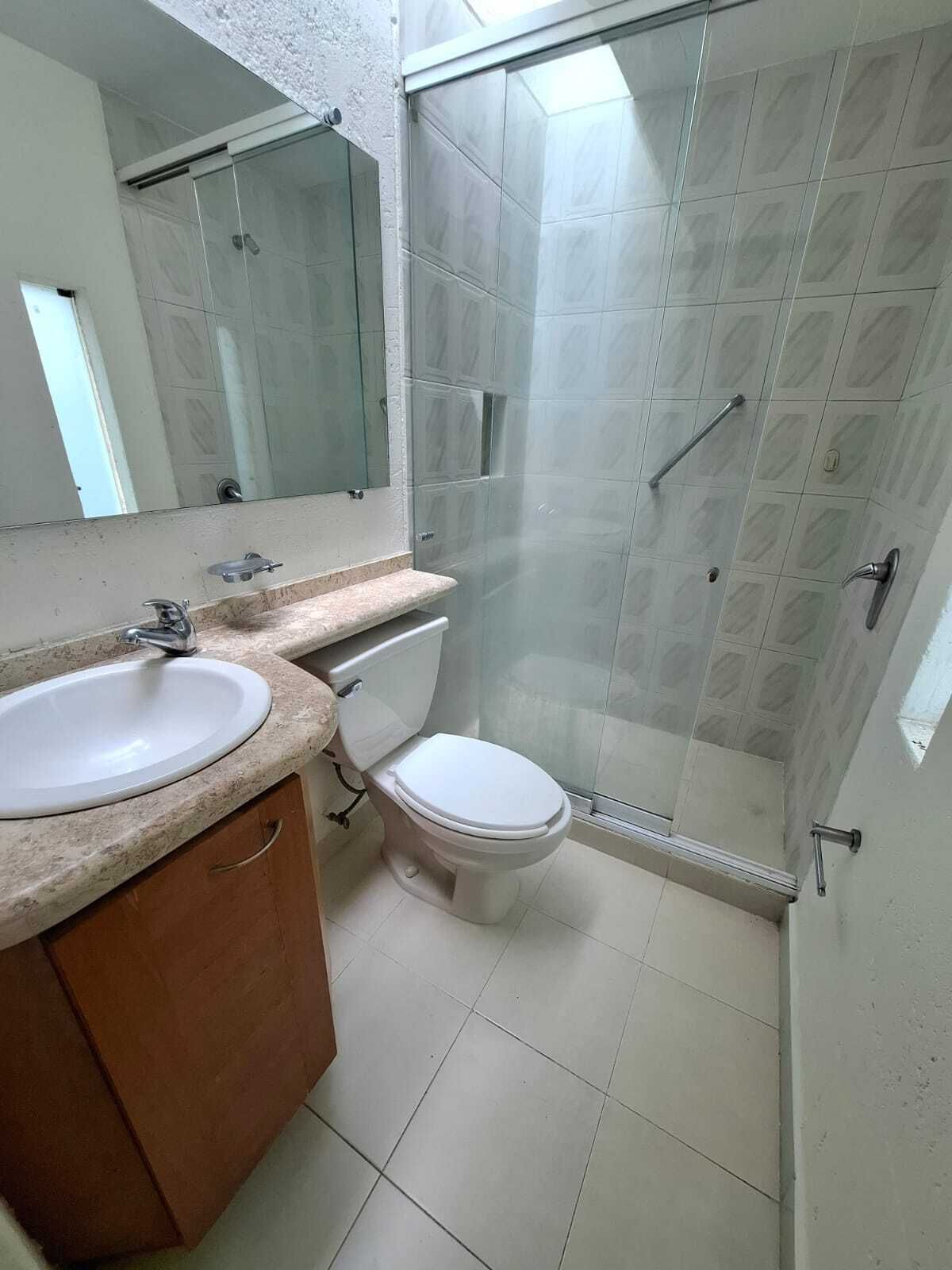 16 de 22: Baño 2a recamara
