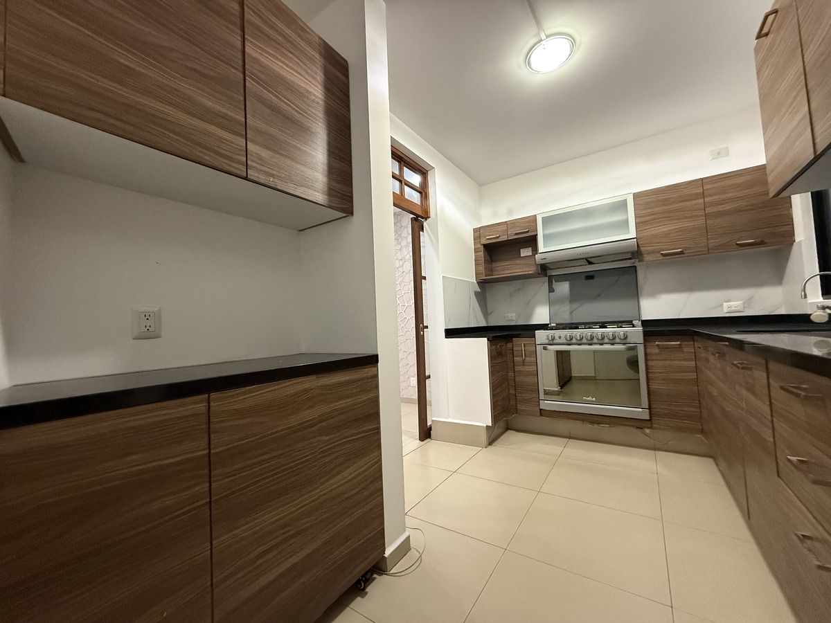 5 of 44: Cocina