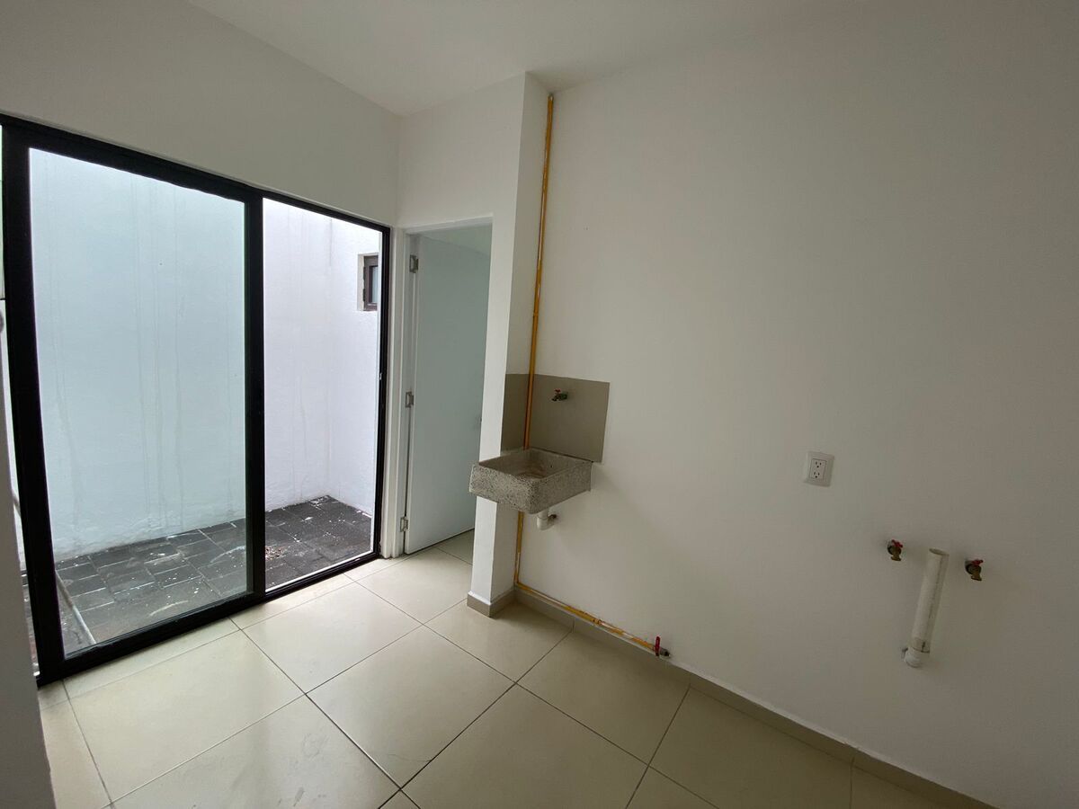 11 of 35: Cuarto de lavado