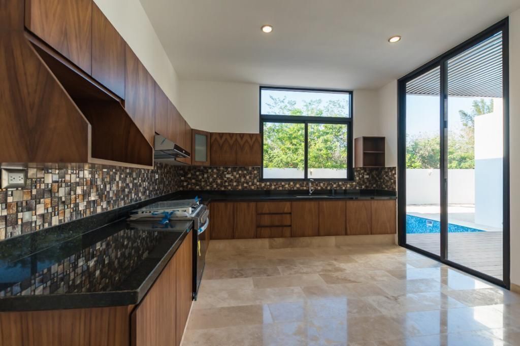 Casa con Paneles en Venta Yucatán Country Club Privada Kutz - foto 3