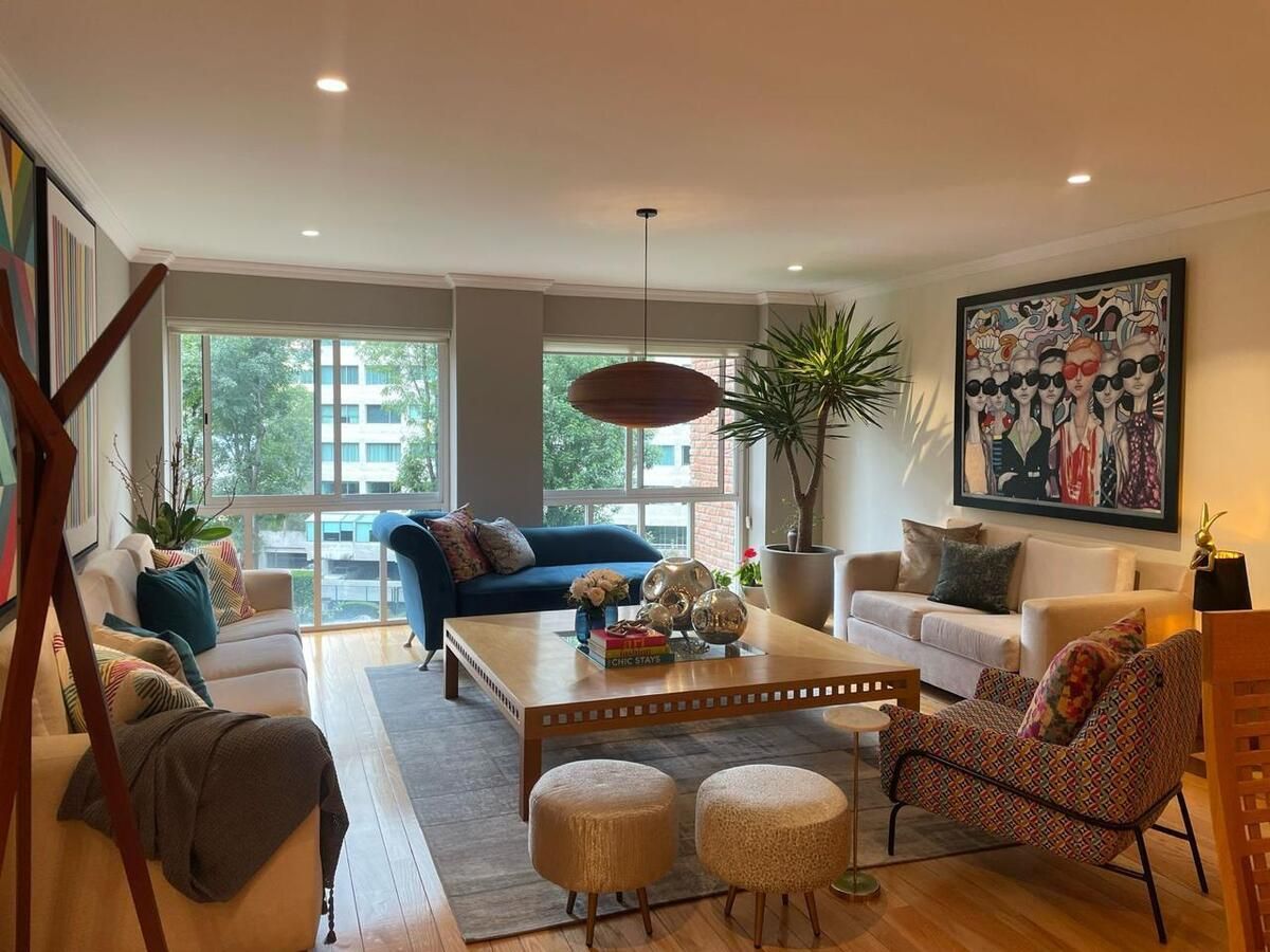2, Calle Porto Bello, Villa Florence, 52763