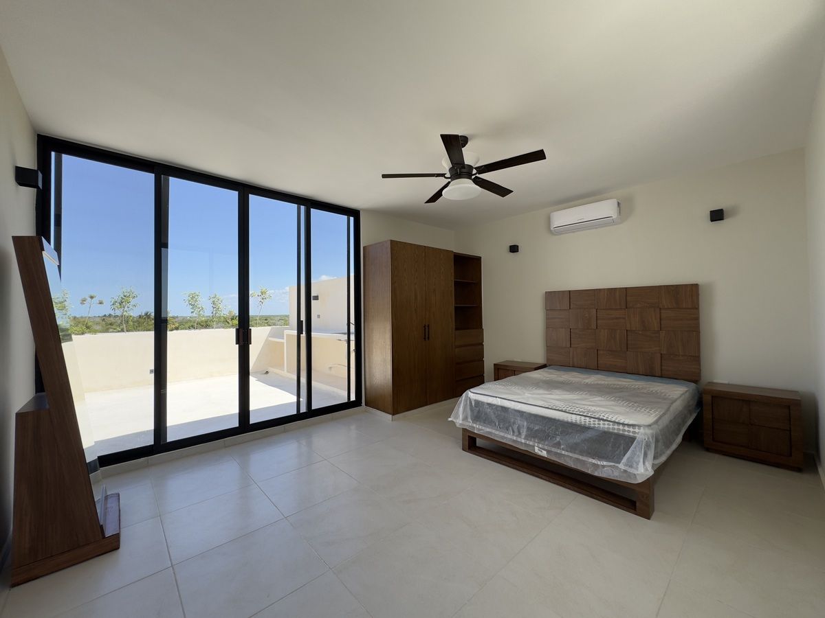 3 of 18: Habitación principal