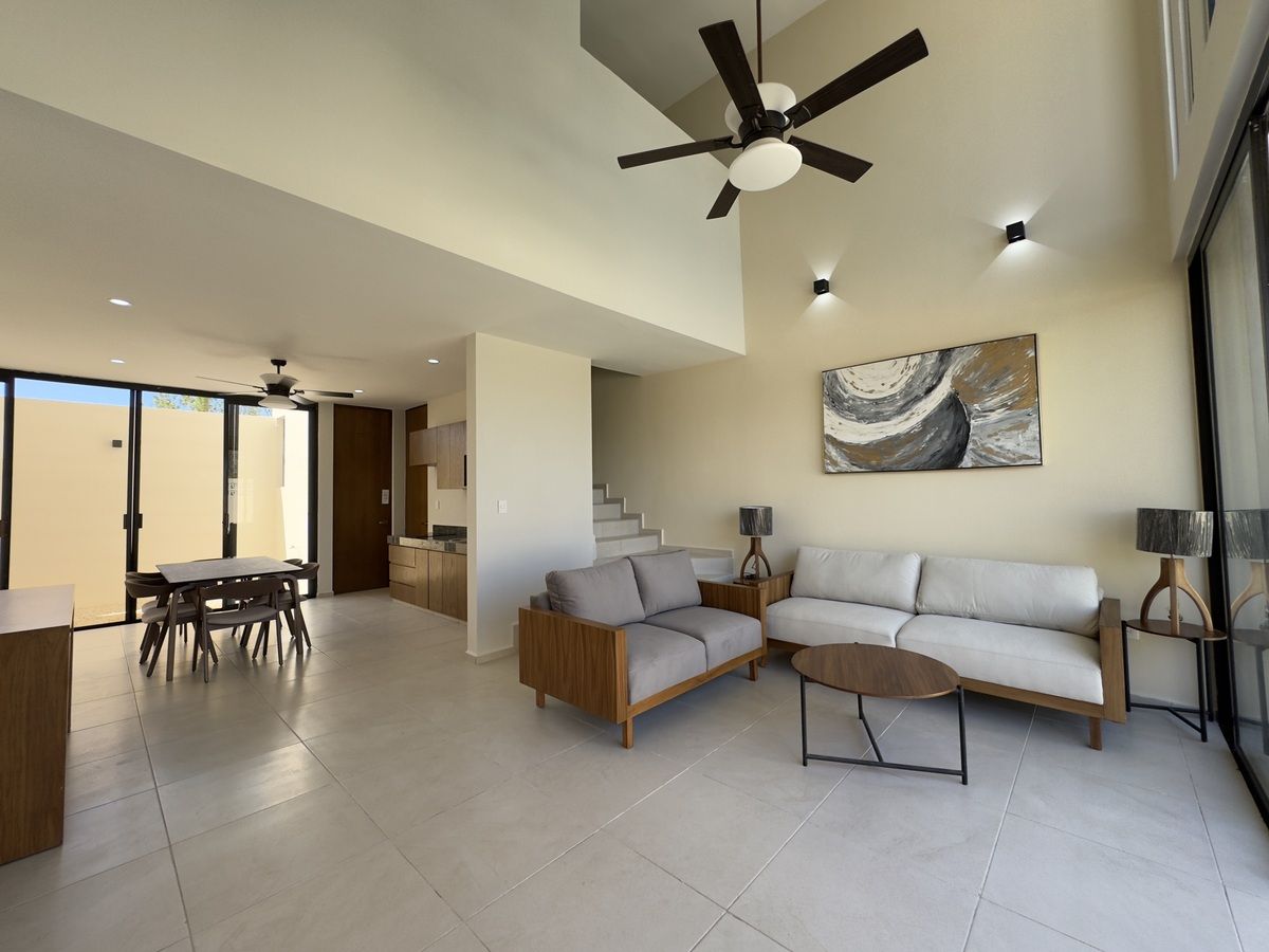 5 of 18: Sala y comedor