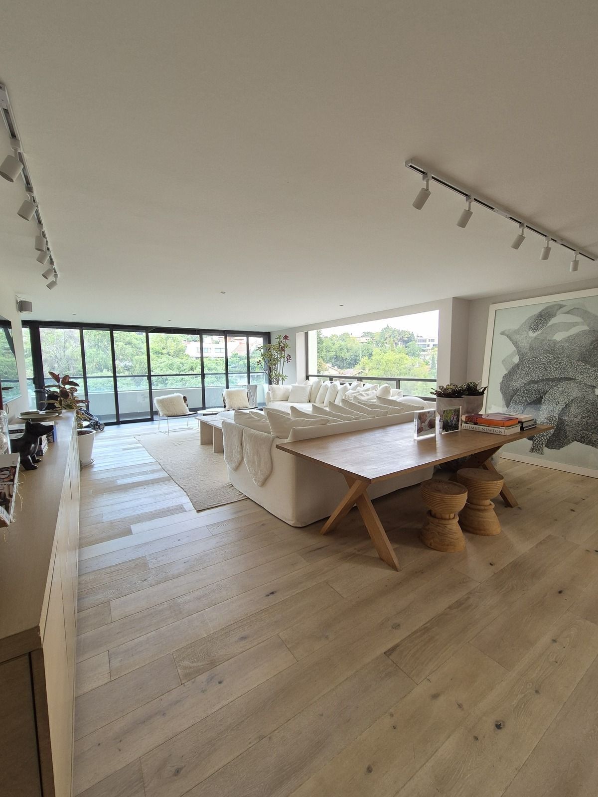 1 de 28: Sala del Departamento