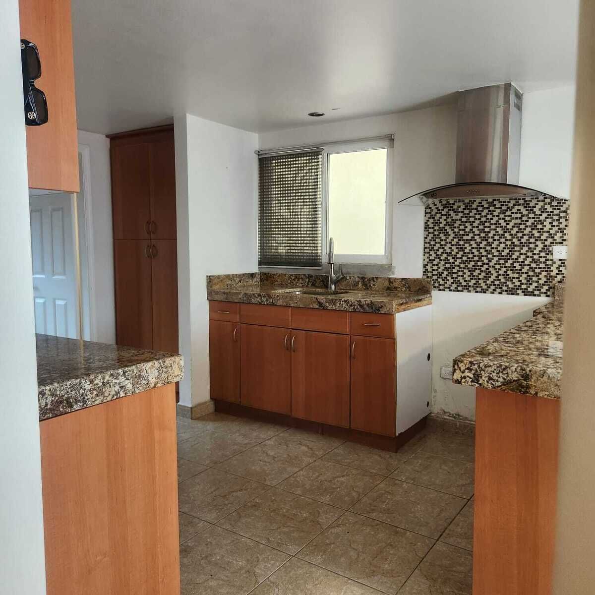 Casa disponível para Aluguel, foto 1 de 21