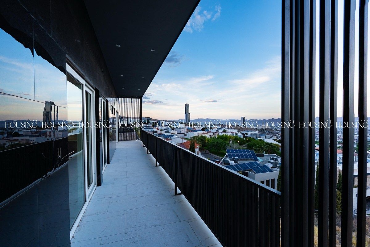 LUJOSA RESIDENCIA EN VENTA CON TRES NIVELES Y ALBERCA EN ZONA EXCLUSIVA, foto 1 de 49