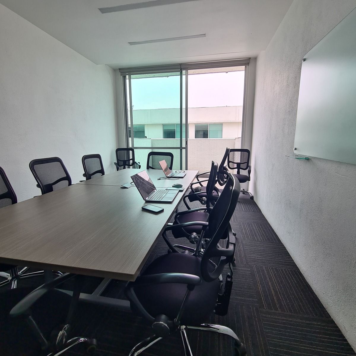16 de 19: Sala de juntas en área comun