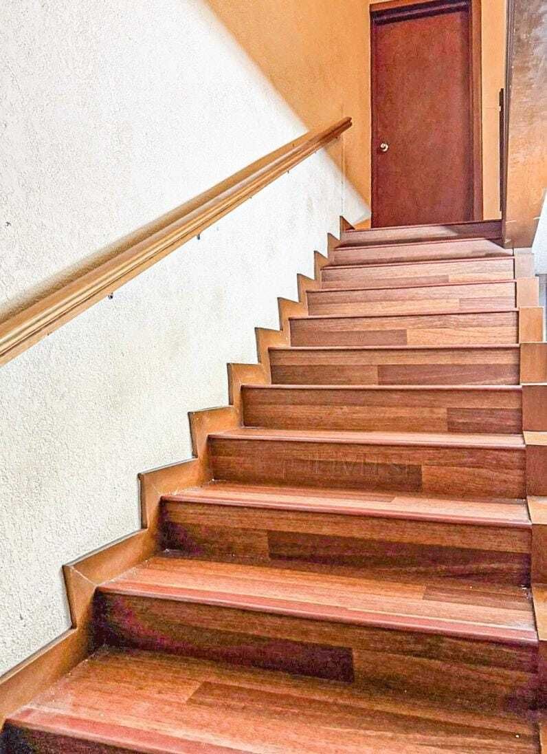 4 de 9