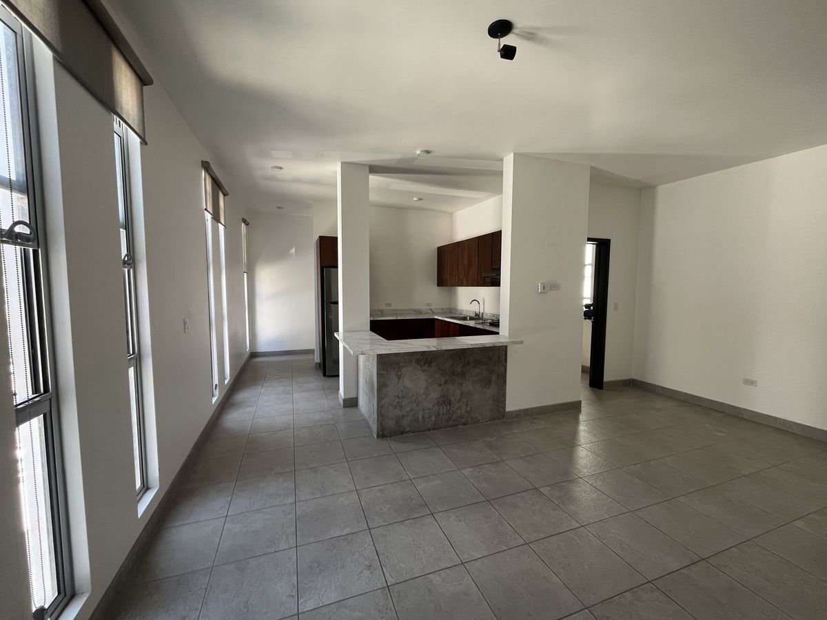 El depa que buscabas amplio funcional y con 2 estacionamientos por Palmas.