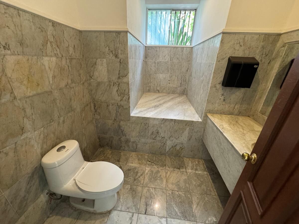 Casona Premium en Renta en Paseo de Montejo, Ideal para Oficinas o Negocio
