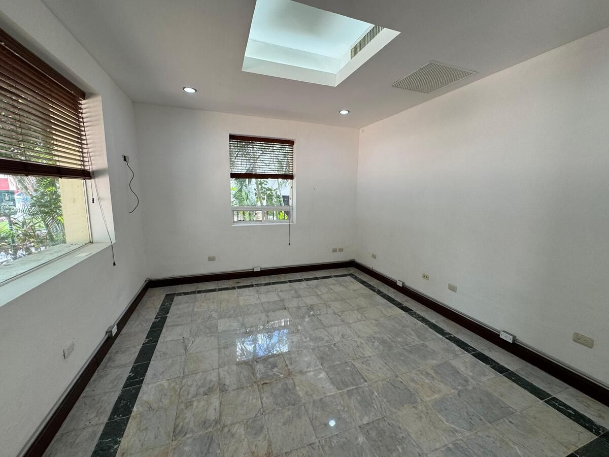Casona Premium en Renta en Paseo de Montejo, Ideal para Oficinas o Negocio