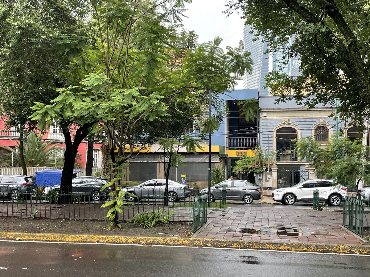 39 de 41: Fachada - Calle