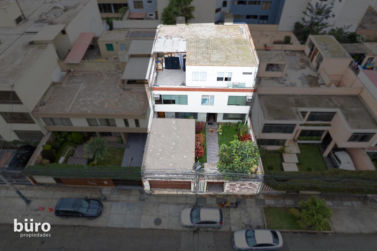 3 de 7: Vista casa / terreno completa