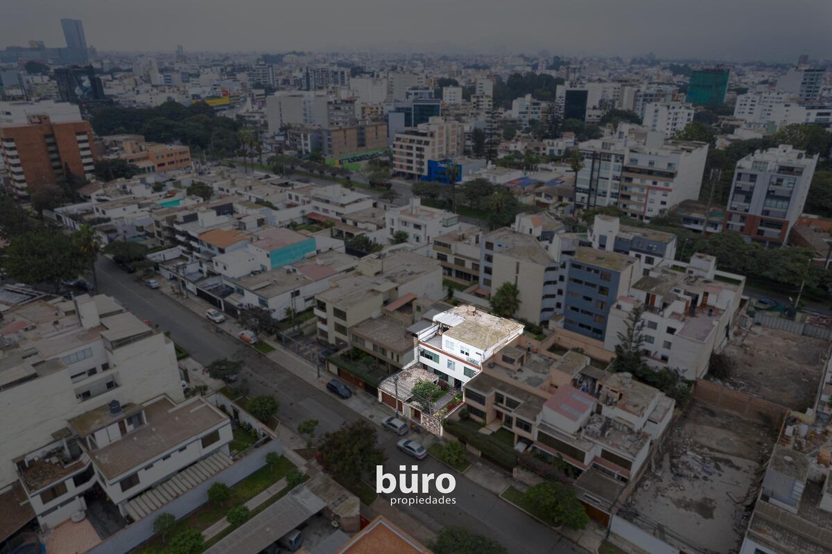 5 de 7: Vista desde arriba a la casa y zona