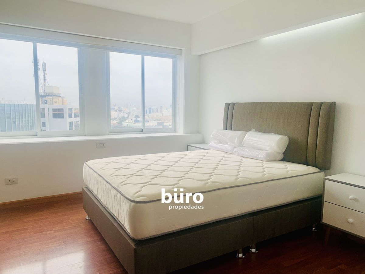 5 of 11: Dormitorio Principal con closet