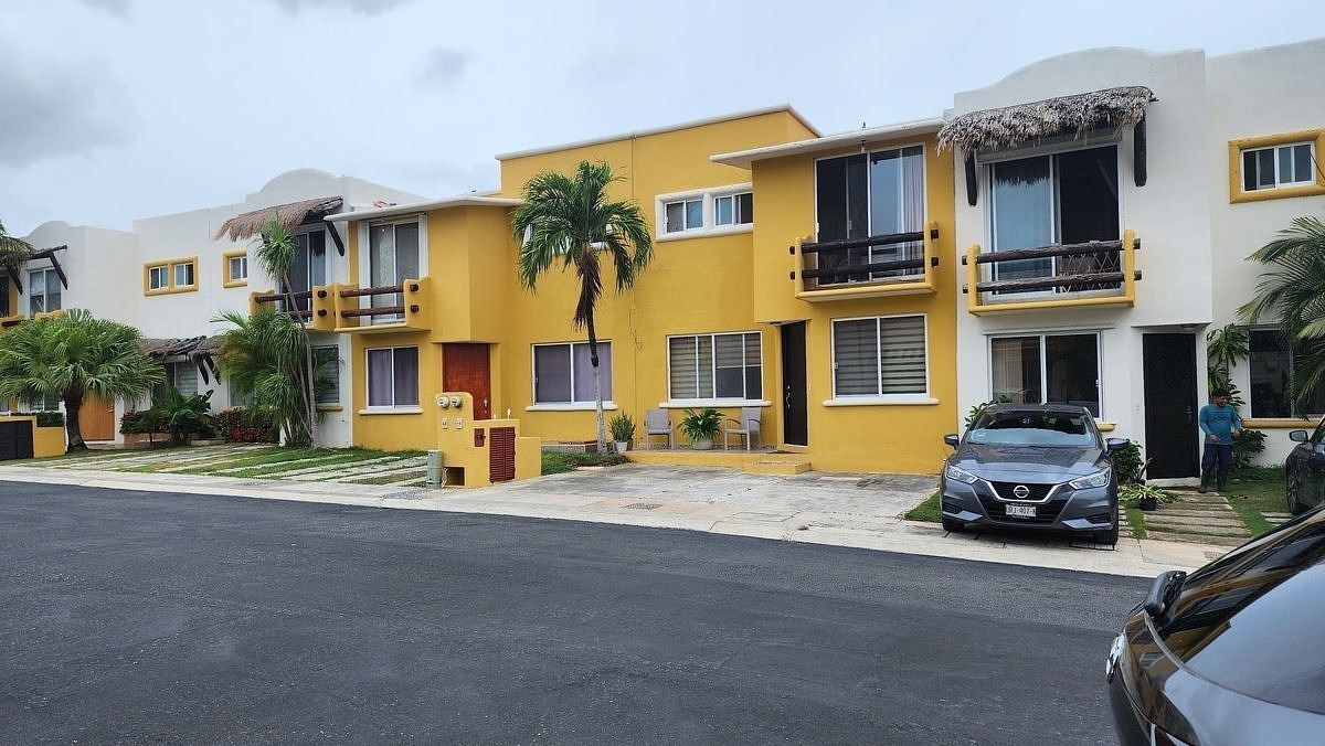VENTA DE CASA CERCA PLAZA OUTLET CANCUN, foto 1 de 14