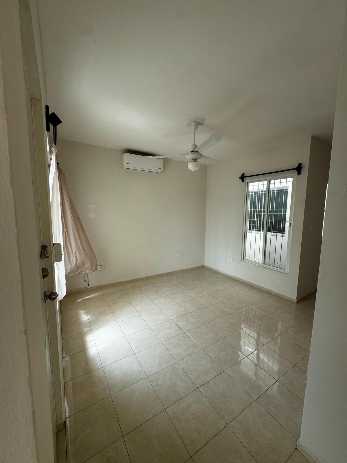3 de 17: Sala