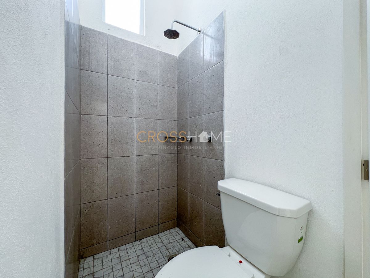 23 de 24: baño cuarto de servicio