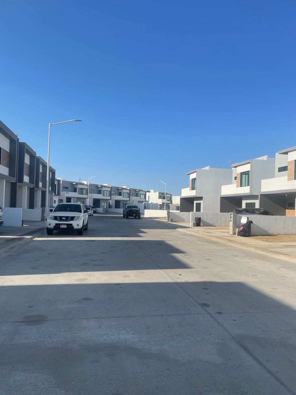 20 de 28: CALLE PRINCIPAL DE LA CASA