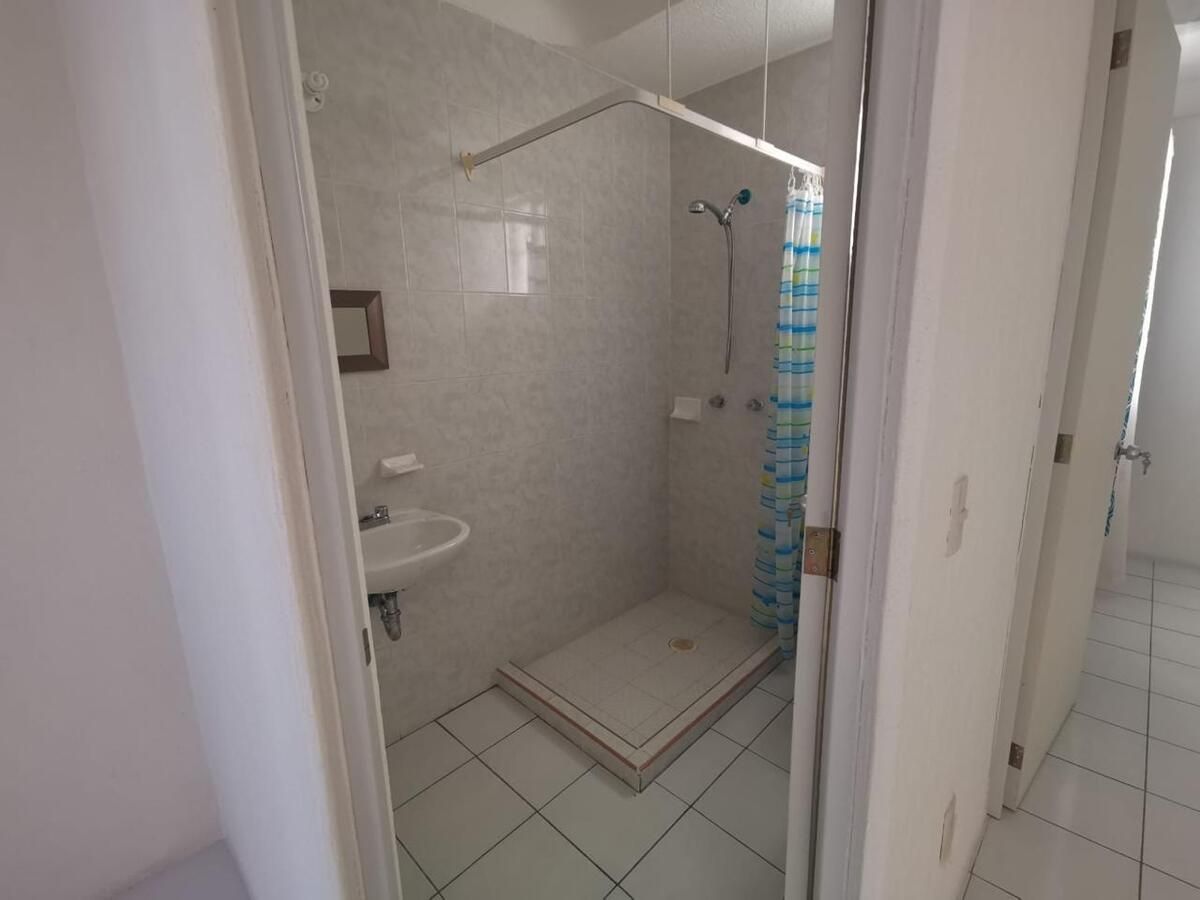 14 de 24: BAŃO COMPLETO 1ER PISO