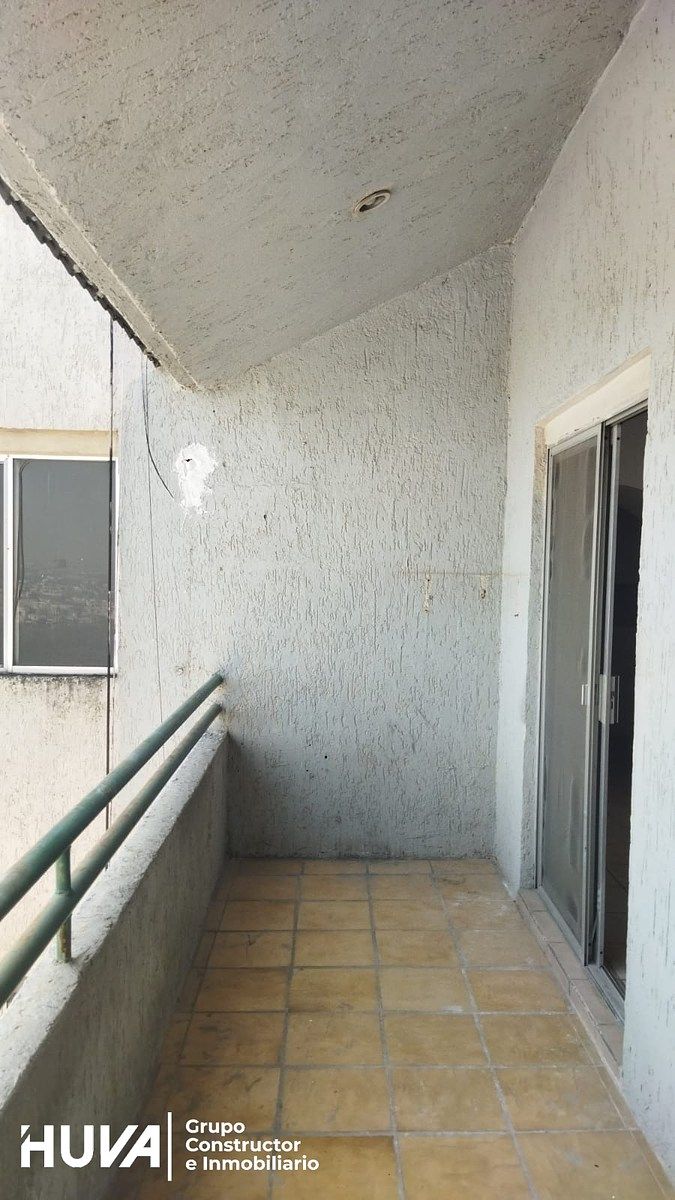 7 de 19: Vista del interior del balcón.